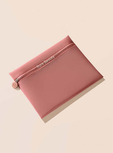 Rare Beauty Bag Cosmetiquera Amplia Find Comfort Pouch Color Rosa Oscuro Diseño De La Tela Liso