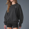 Alo Yoga Campera Accolade Crew Neck Buzo Negro Claro L - 12 Accolade Crew Neck
