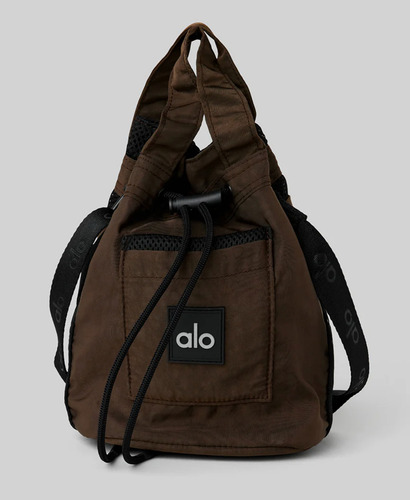 Alo Yoga Bolso Cross Body Bucket Cierre Con Cordón Ajustable Marrón Oscuro