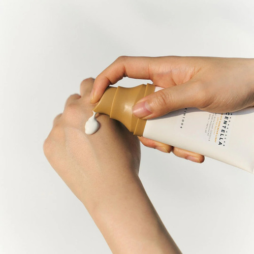 Skin1004 Madagascar Centella Air-fit Protector Solar Spf30