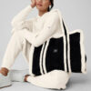 Alo Yoga - Bolsa Tote Winterfun Suave Tejido Tipo Gamuza Negro Y Blanco Tejido Tipo Gamuza Acabado Suede-like Metálicos En Acabado Plateado Mate Negro
