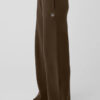 Alo Yoga Pantalon Recto Oversized - Original Marrón Oscuro Scholar Straight M - 8