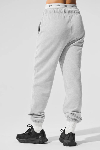 Alo Yoga Pantalón Jogger Deporti Accolade Sweatpant Unisex Gris Claro French Terry M - 8