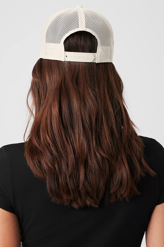 Alo Yoga Gorra District Trucker Original Beige Unico District Trucker