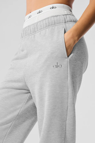 Alo Yoga Pantalón Jogger Deporti Accolade Sweatpant Unisex Gris Claro French Terry M - 8