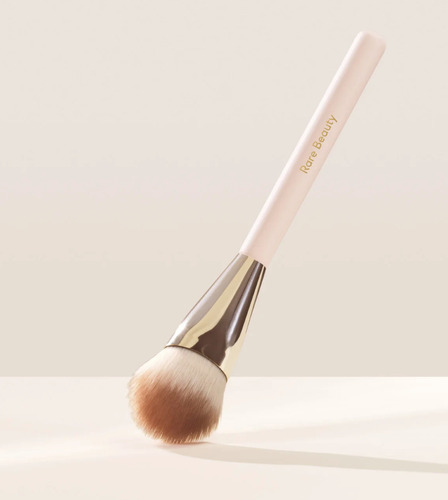 Rare Beauty Soft Pinch Blush Brocha Profesional Para Rubores Blanco