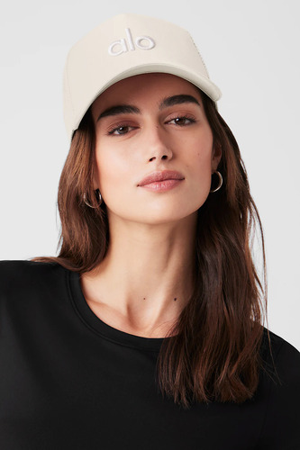 Alo Yoga Gorra District Trucker Original Beige Unico District Trucker