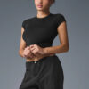 Alo Yoga Remera Deportiva Crop De Mujer Original Negro Alosoft Crop Finesse Short Sleeve L - 36