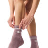 Alo Yoga Medias Unisex Halfcrew Throwback Color Smoky Quartz Rosa Con Letras Blancas - Smoky Quartz/white Logo S