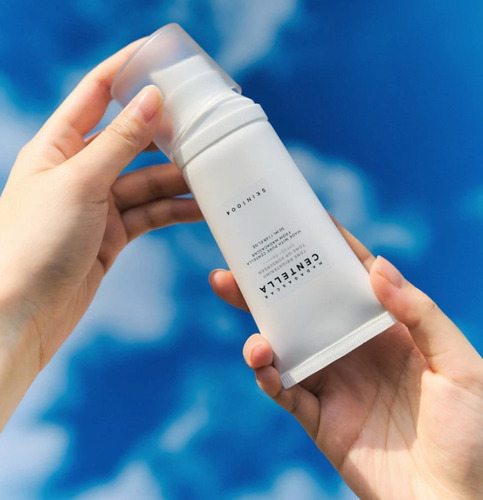 Skin1004 Sunscreen Spf50+ Protector Con Tone Brightening
