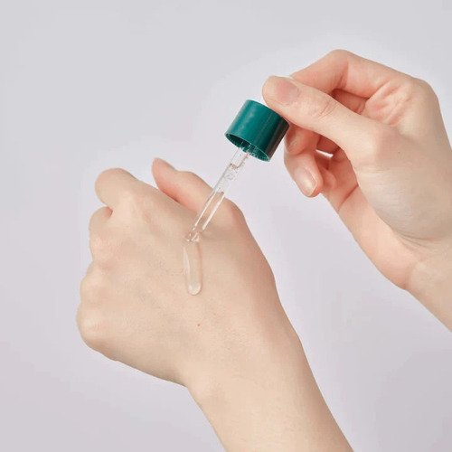 Round Lab Pine Calming Cica Ampoule 30ml Momento De Aplicación Día/noche Tipo De Piel Todo Tipo De Piel