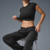 Alo Yoga Remera Deportiva Crop De Mujer Original Negro Alosoft Crop Finesse Short Sleeve L - 36