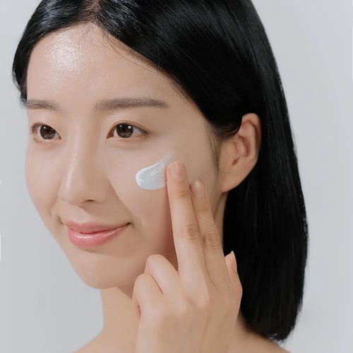 Skin1004 Sun Serum Spf50+ Protector Con Ácido Hialurónico