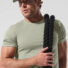 Alo Yoga Gorra Performance District Trucker Original Verde Limón Talle Unico Performance District