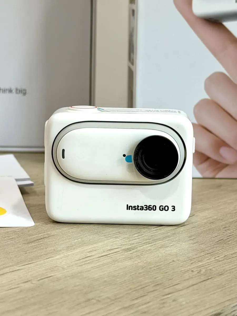 Insta360 Go 3 Cámara De Vlogging 64gb Con Pantalla Táctil - Imagen 2
